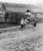 77. Labdz cignygyerekek. Regdon Dezsn felvtele, 1986 (NKCs Archvuma)